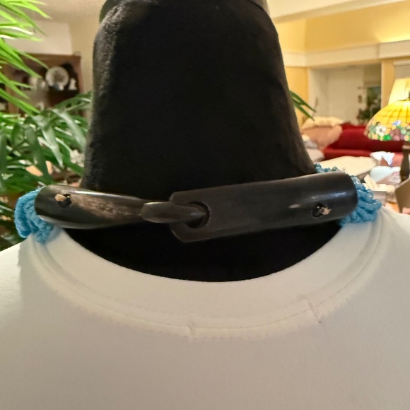 NWOT, GLASS BEAD NECKLACE - Picture 4 of 5